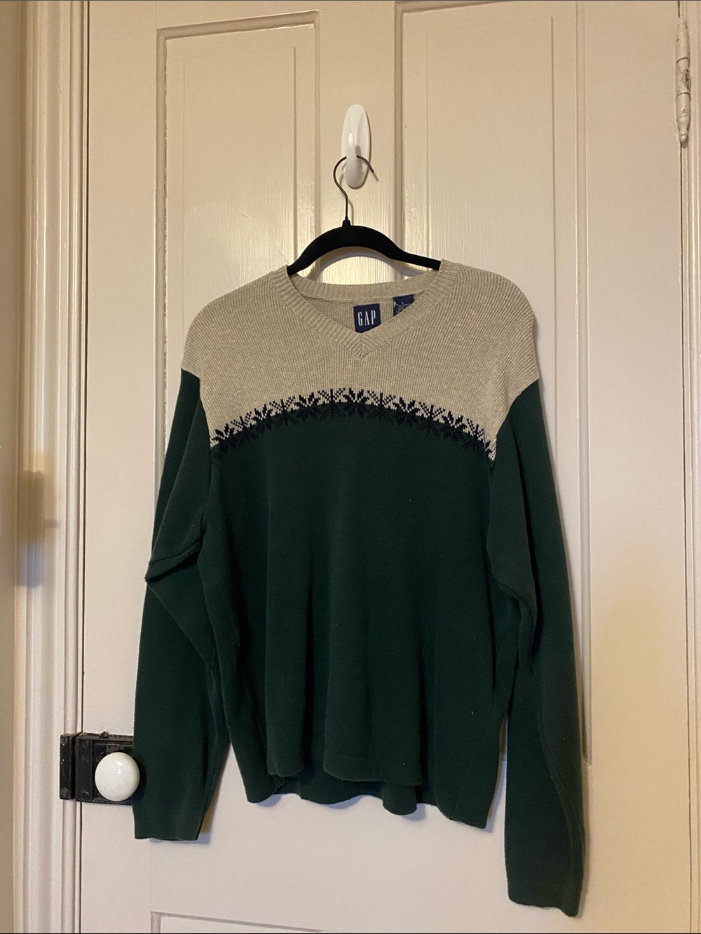 GAP Dark Green and Cream V-Neck Sweater with Patterned Yoke